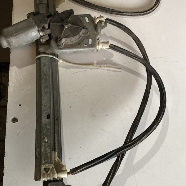 renault laguna 2 orjinal sağ ön cam krikosu