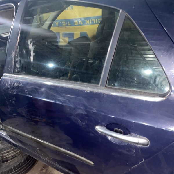 renault laguna 2 orjinal sol arka kapı dolu