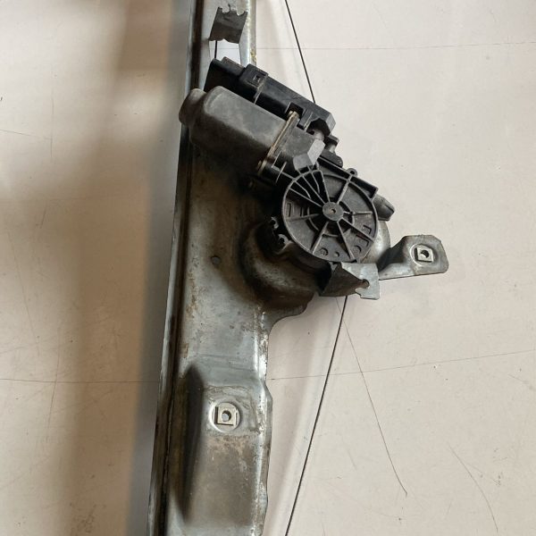 renault scenic orjinal sağ ön cam krikosu