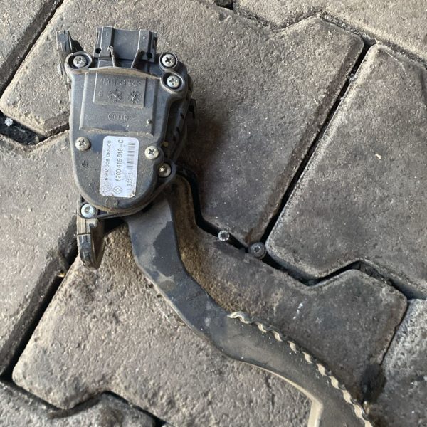 renault laguna 2 orjınal elektrıklı gaz pedalı 8200415818R
