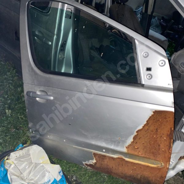mercedes vaneo orjınal sağ ön kapı