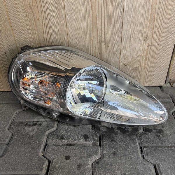 fiat grande punto orjınal sağ ön far krom