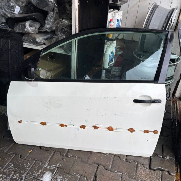 ford fiesta 2004 üzeri sol ön kapı hatasız tek kapı