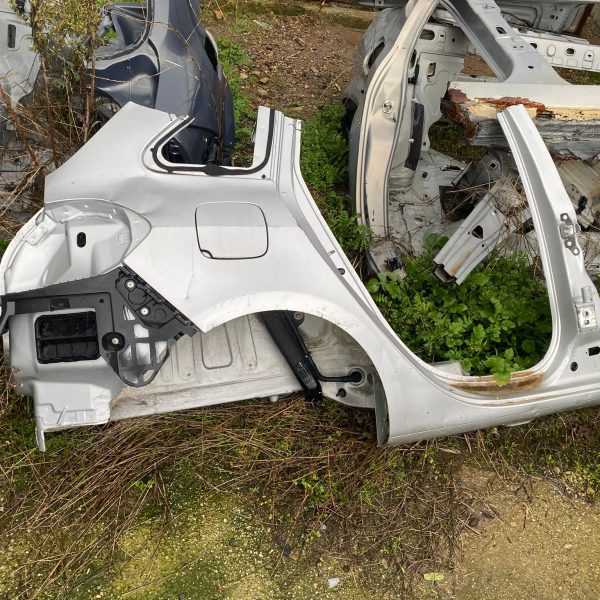 Clıo 3 sw sağ arka çamurluk kesme hatasız