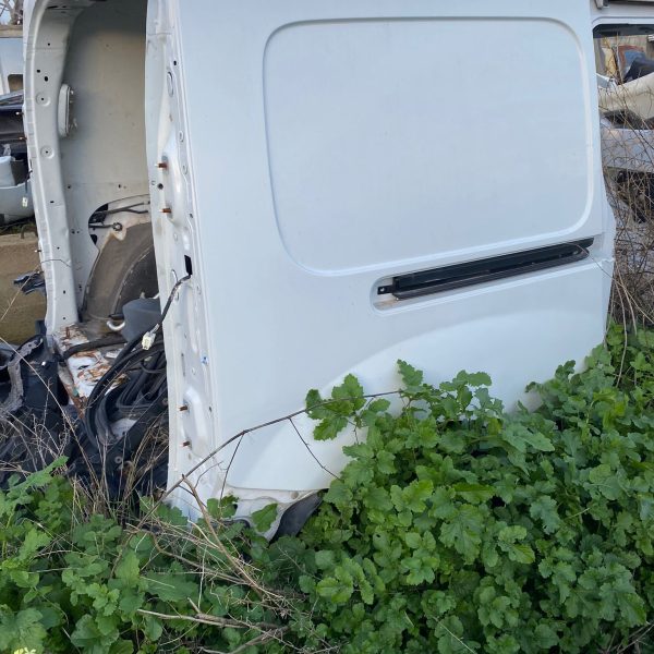 renault kangoo 3 - 4 sağ arka çamurluk hatasız