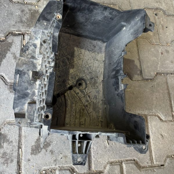 renault fluence megane 3 akü alt tablası bakaliti yuvası